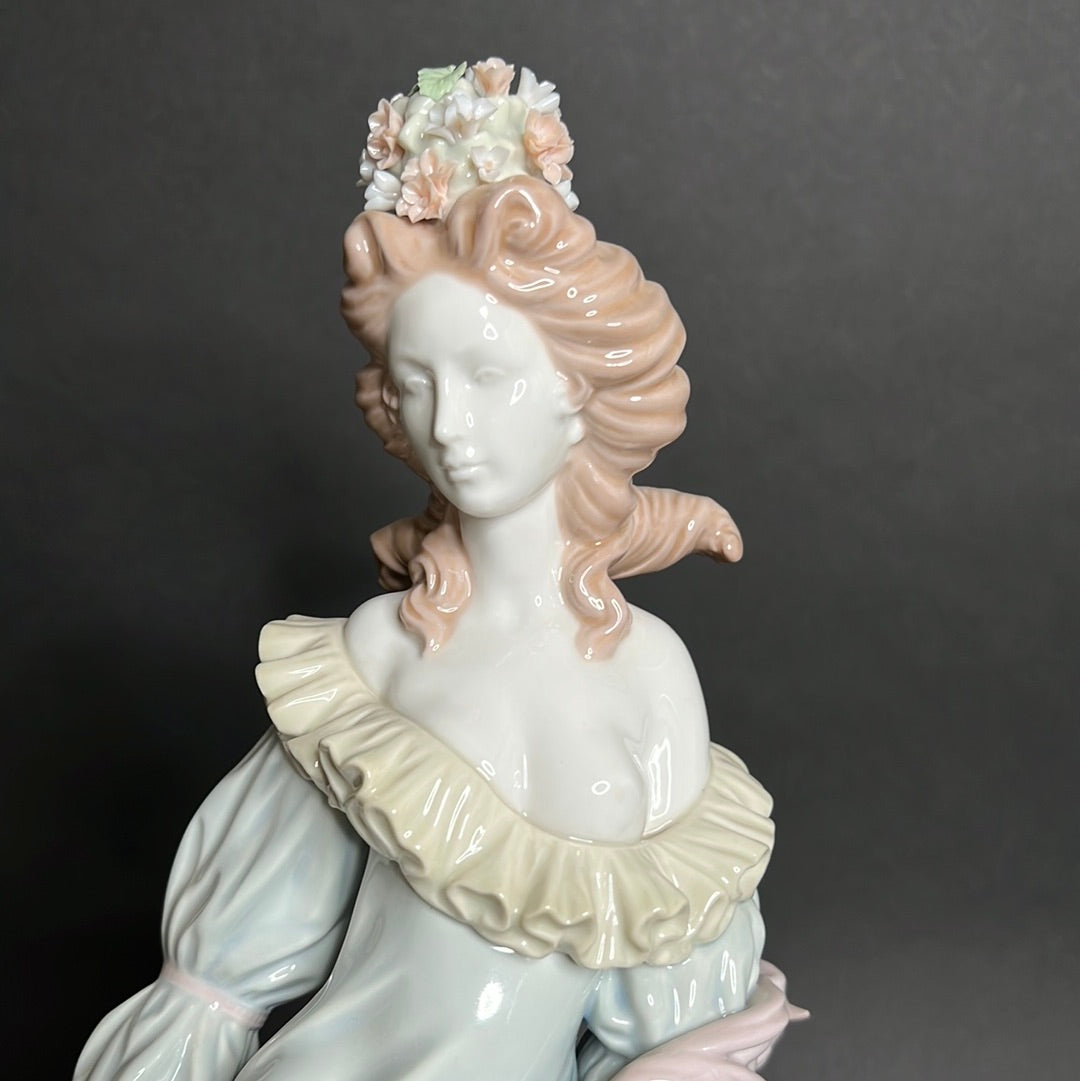 Lladro Classic Fall