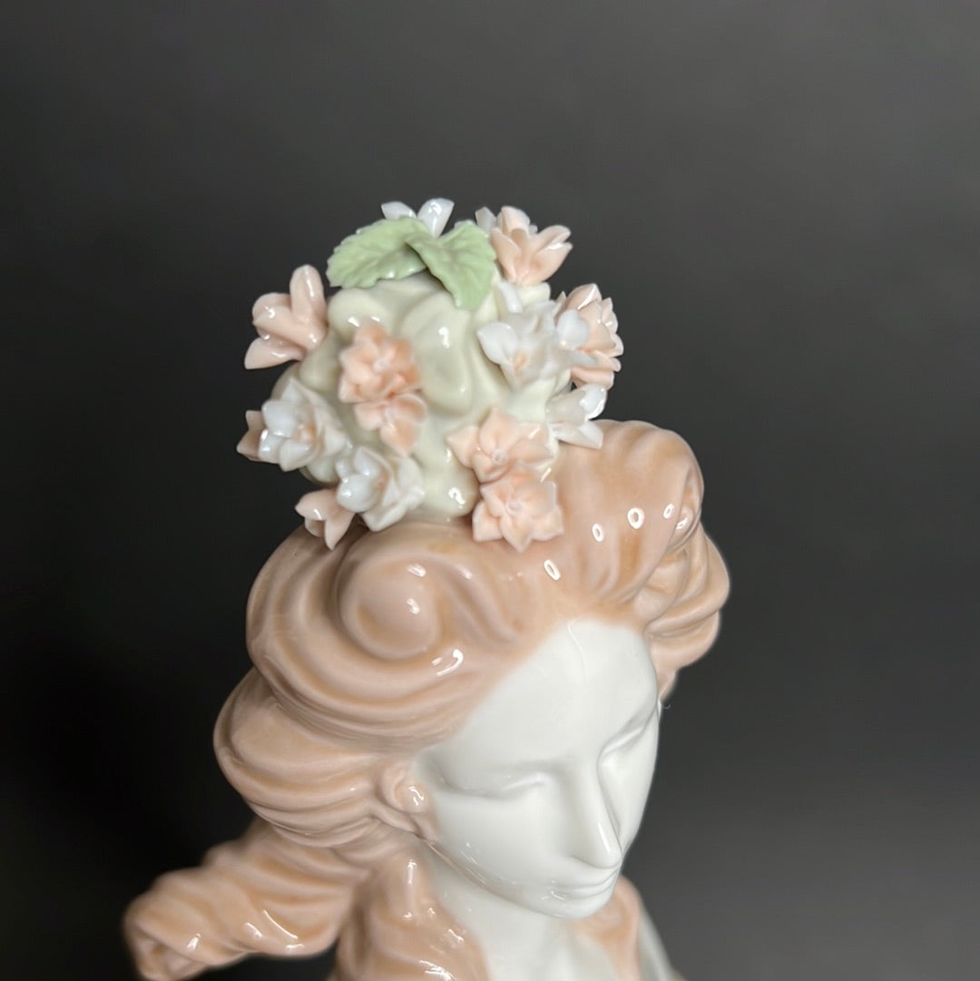 Lladro Classic Fall