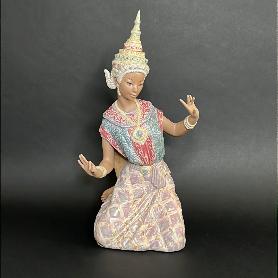 Lladro Thai Girl Kneeling