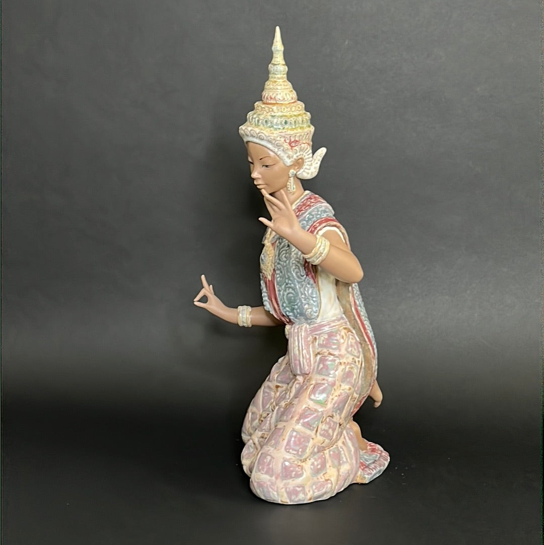 Lladro Thai Girl Kneeling