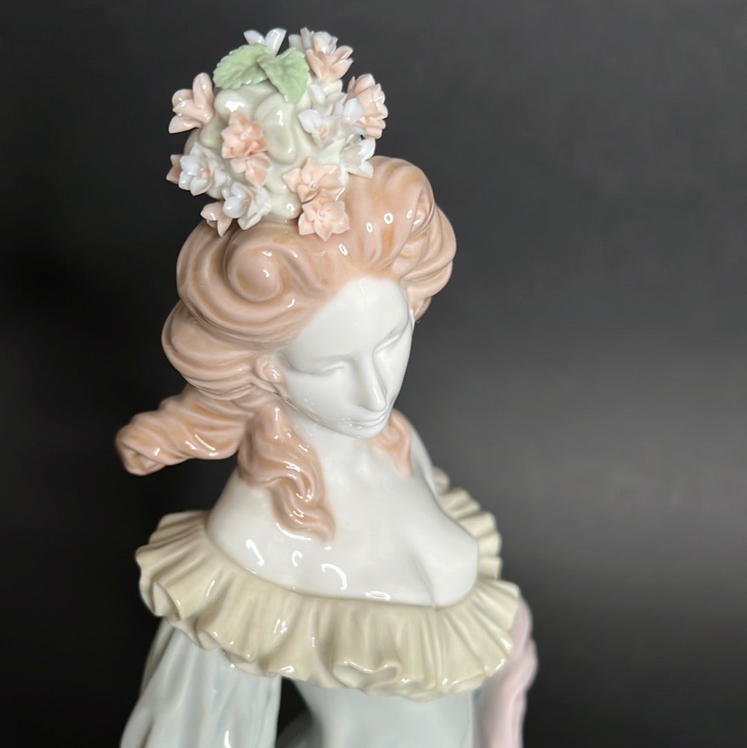 Lladro Classic Fall