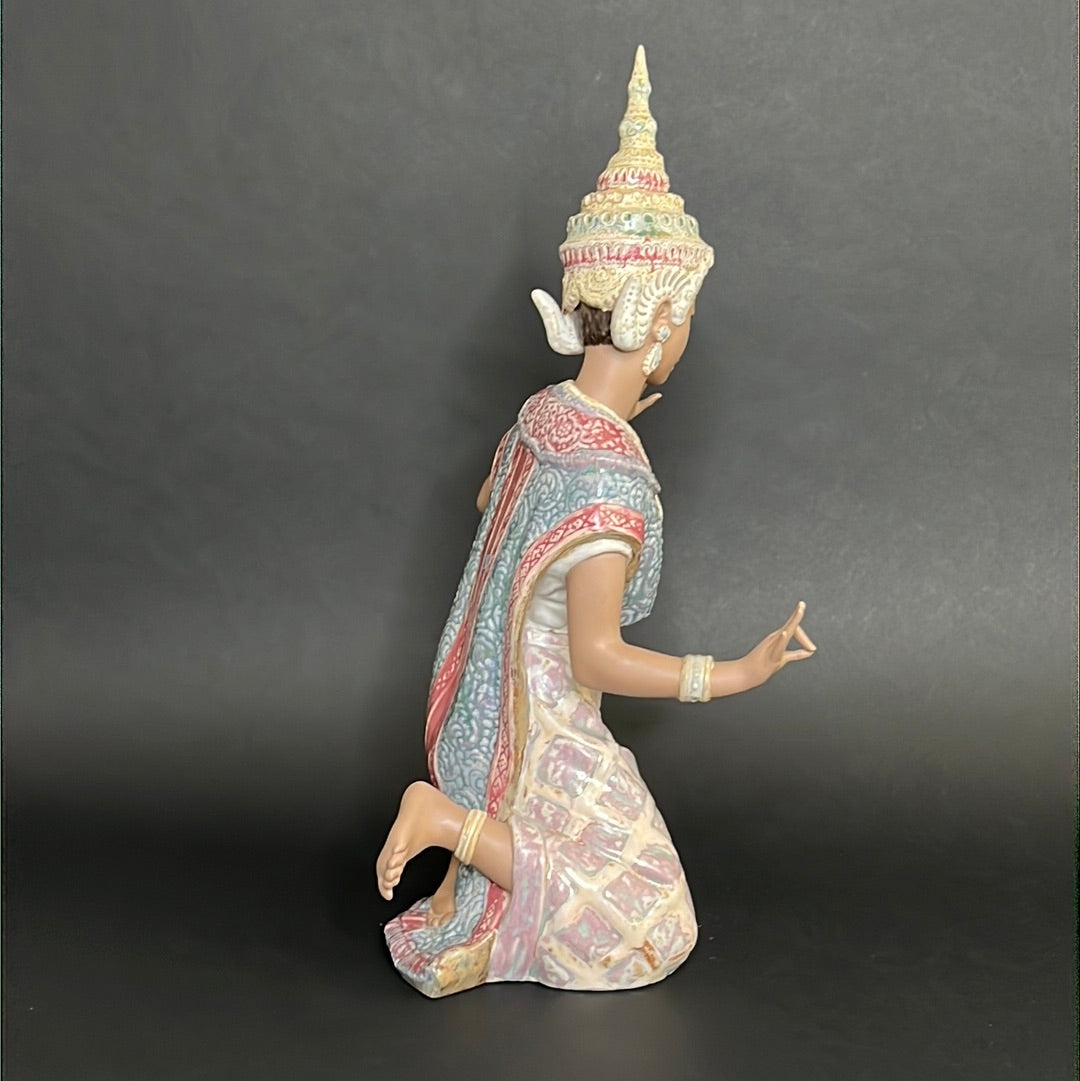 Lladro Thai Girl Kneeling