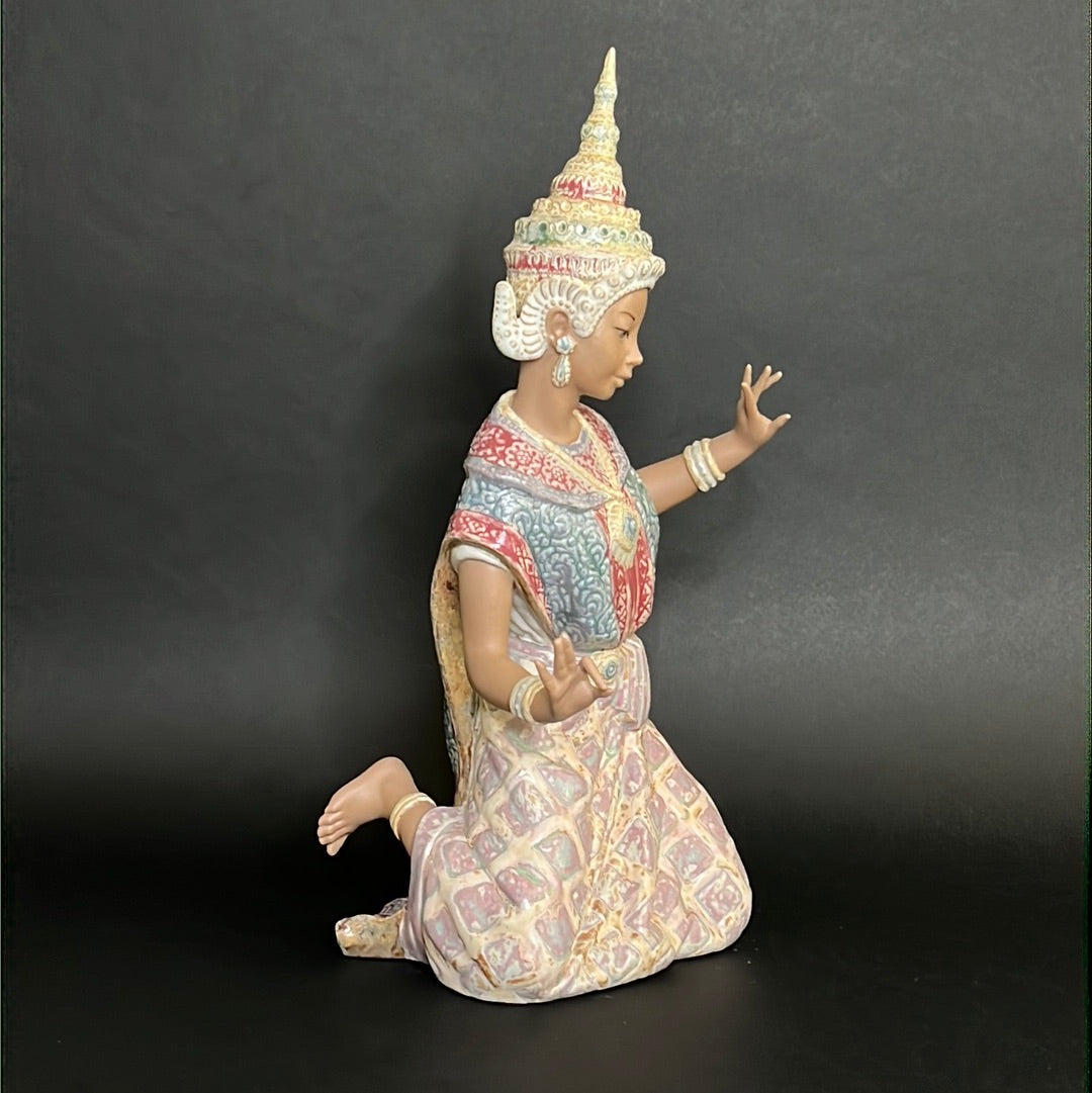 Lladro Thai Girl Kneeling
