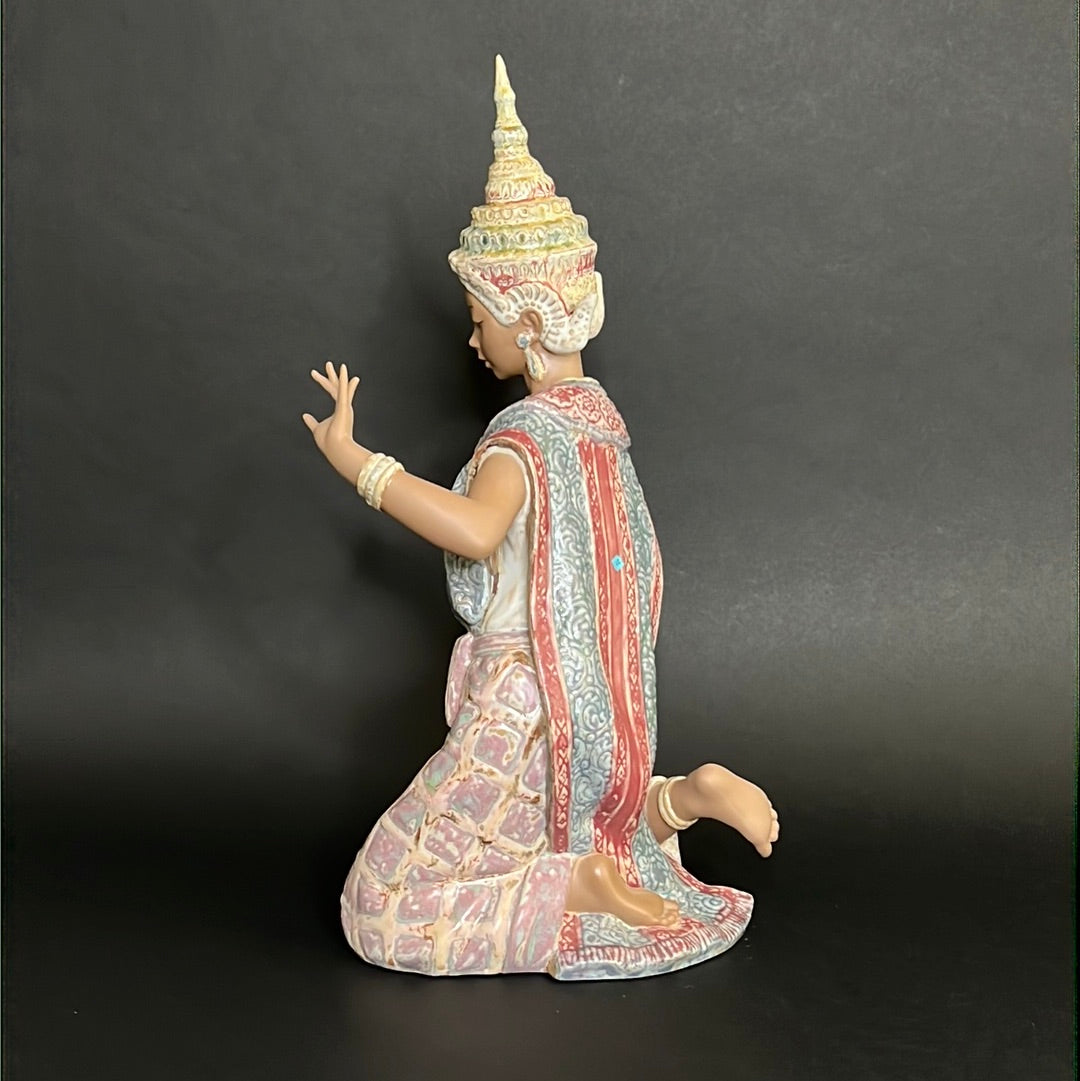 Lladro Thai Girl Kneeling