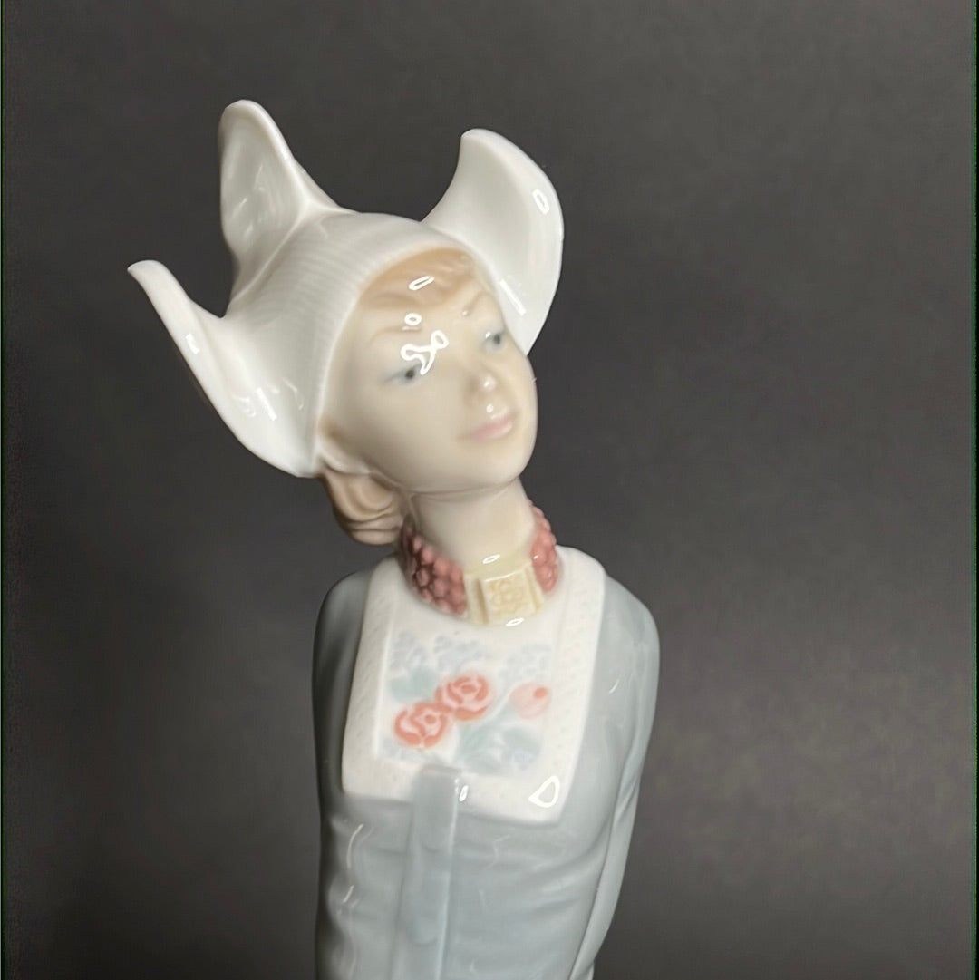Lladro Milkmaid W/ Wheelbarrow