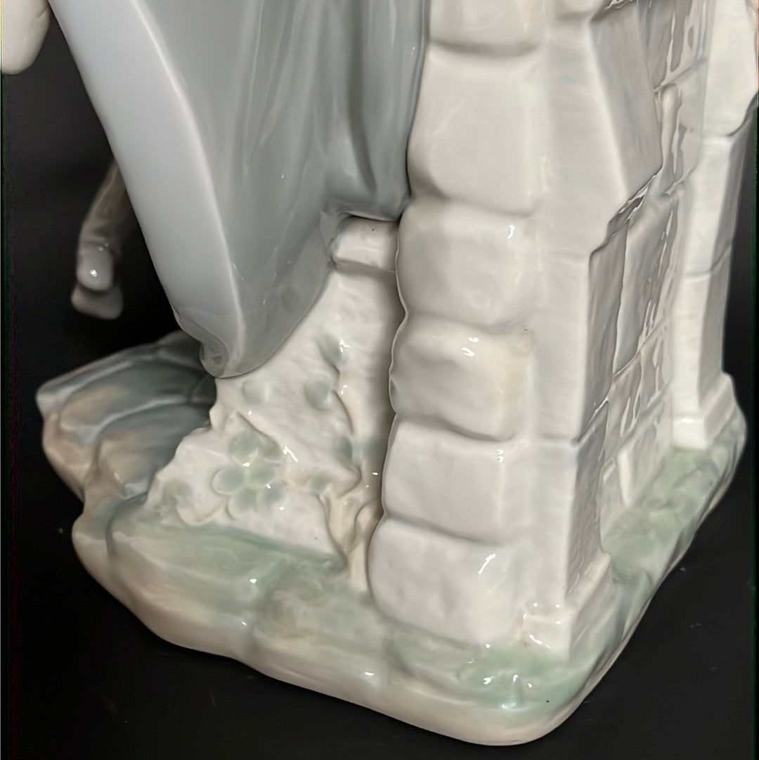 Lladro Minstrel Sonata Claro De Luna