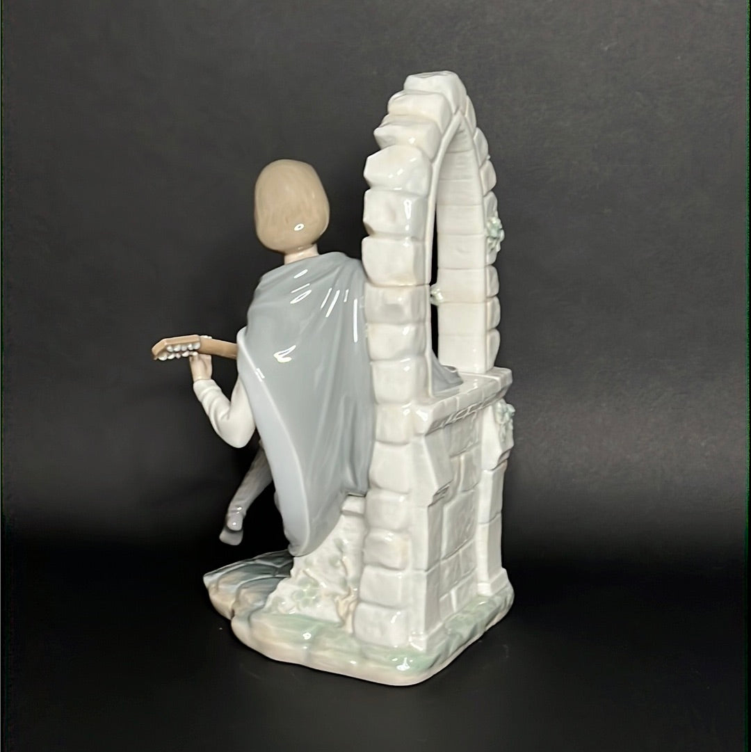 Lladro Minstrel Sonata Claro De Luna